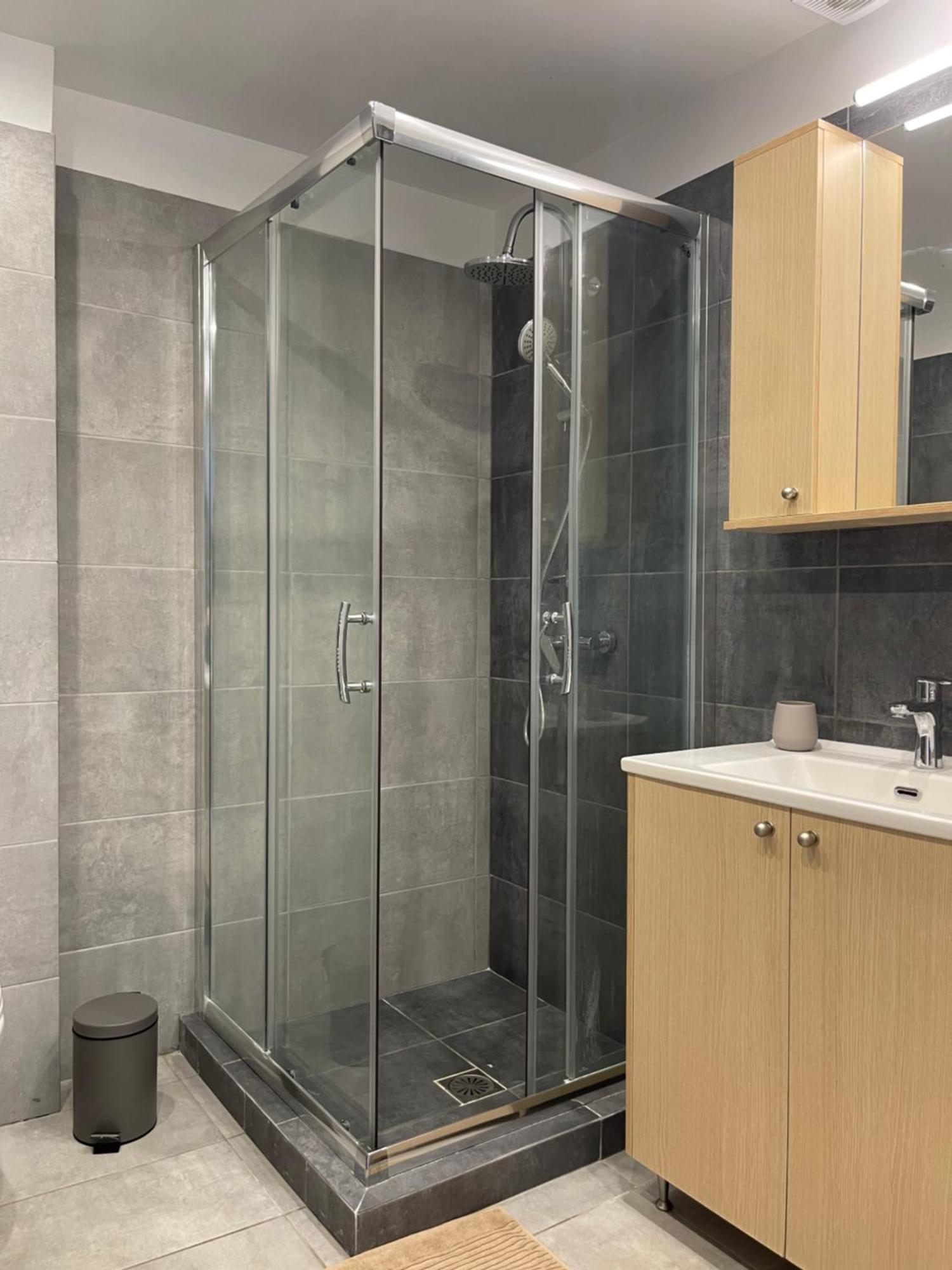Athenian Modern 2Bd Apt Next To Metro And Archaeological Museum Atenas Exterior foto